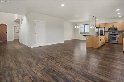 326 NE 77th Ave, Hillsboro, OR 97124 - Photo 6