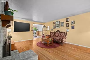 3251 SE 179th Ave, Portland, OR 97236 - Photo 2