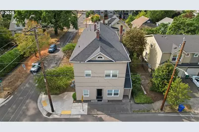 7630 SE Woodstock Blvd, Portland, OR 97206 - Photo 1