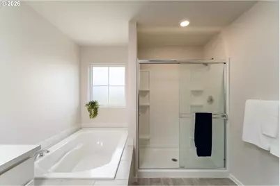 1999 Killian Spring Dr, Woodburn, OR 97071 - Photo 16