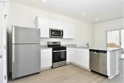 3907 SW Duniway Ln, Gresham, OR 97080 - Photo 12