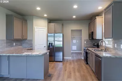 325 N Sloan, Stanfield, OR 97875 - Photo 4