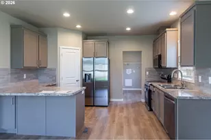 325 N Sloan, Stanfield, OR 97875 - Photo 4