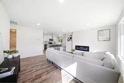 879 N Broadway St, Estacada, OR 97023 - Photo 6