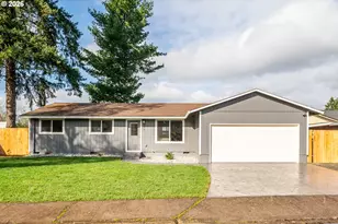 879 N Broadway St, Estacada, OR 97023 - Photo 1