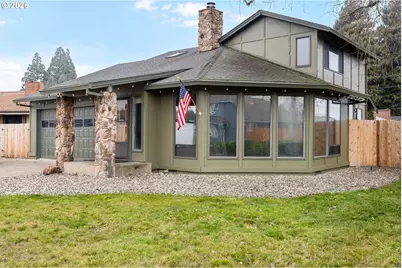 1205 NW Littlewood Ct, Roseburg, OR 97471 - Photo 2