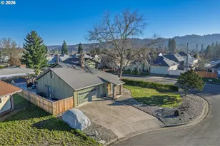 1205 NW Littlewood Ct, Roseburg, OR 97471 - Photo 26