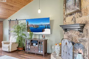 1205 NW Littlewood Ct, Roseburg, OR 97471 - Photo 6