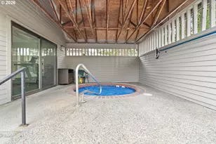 4000 Carman Dr, Lake Oswego, OR 97035 - Photo 40