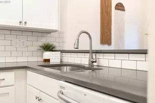 4000 Carman Dr, Lake Oswego, OR 97035 - Photo 6