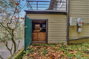 25583 E Chester Mountain Dr, Mount Hood Village, OR 97067 - Photo 36