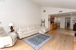 2496 Panorama Dr, Eugene, OR 97405 - Photo 20