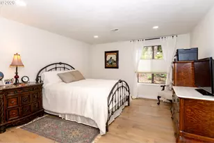 2496 Panorama Dr, Eugene, OR 97405 - Photo 24