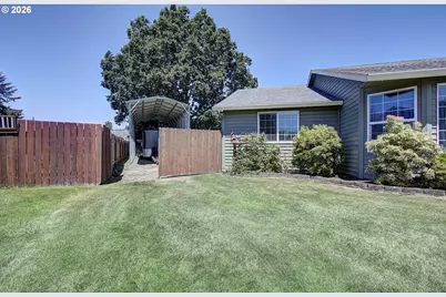1916 NW 3rd Ct, Battle Ground, WA 98604 - Photo 4