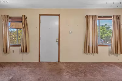 6824 SE 66th Ave, Portland, OR 97206 - Photo 4