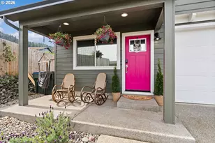 1552 W Thyme Dr, Roseburg, OR 97471 - Photo 2