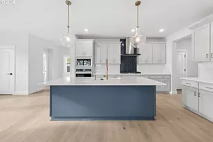 12452 SW Strobel Rd, Beaverton, OR 97007 - Photo 8