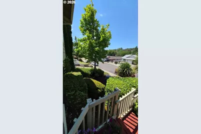 1343 NW Vallejo Dr, Roseburg, OR 97471 - Photo 6