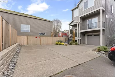3037 SW Sherman Pl, Beaverton, OR 97003 - Photo 2