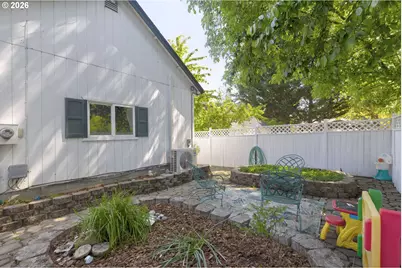 515 NW Dimmick St, Grants Pass, OR 97526 - Photo 26