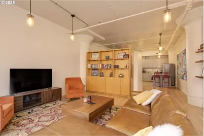 1314 NW Irving St #212, Portland, OR 97209 - Photo 4