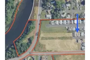 213 River Ridge Ave, Roseburg, OR 97471 - Photo 2