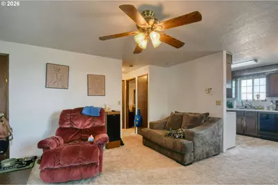 810 SW 10th St, Pendleton, OR 97801 - Photo 12