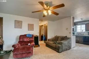 810 SW 10th St, Pendleton, OR 97801 - Photo 12