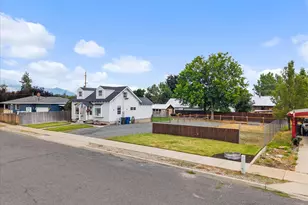 1220 Court Ave, Baker City, OR 97814 - Photo 2