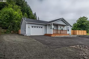 716 Southwest Blvd, Coos Bay, OR 97420 - Photo 2
