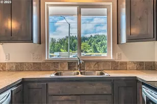 716 Southwest Blvd, Coos Bay, OR 97420 - Photo 12