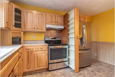 1595 NW Rachel Ave, Roseburg, OR 97471 - Photo 8