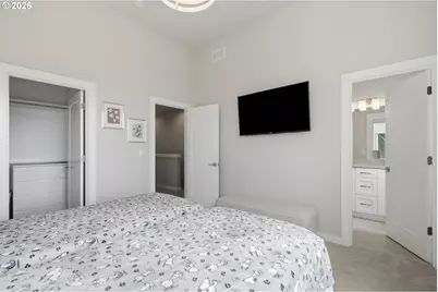 17100 SW Albatross Ln, Beaverton, OR 97007 - Photo 16
