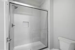 17100 SW Albatross Ln, Beaverton, OR 97007 - Photo 18