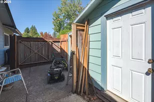 633 Rowan Ave, Springfield, OR 97477 - Photo 22