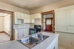 307 NE 10th St, McMinnville, OR 97128 - Photo 18