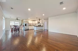 246 S 70th St, Springfield, OR 97478 - Photo 4