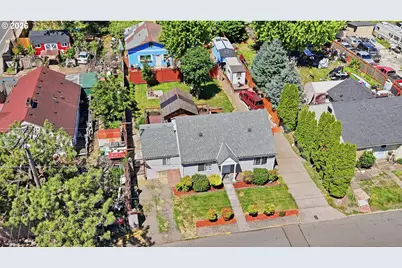 2027 Coral Ave NE, Salem, OR 97305 - Photo 2