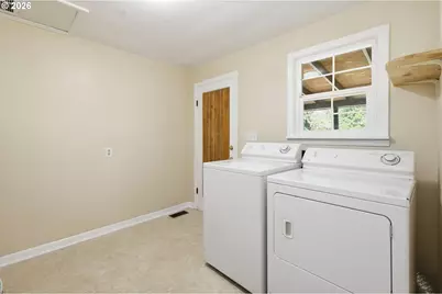 2063 2nd St, Springfield, OR 97477 - Photo 32
