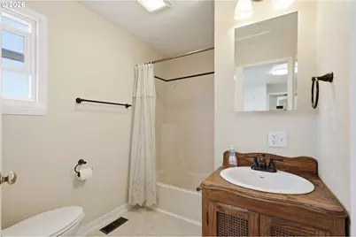 2063 2nd St, Springfield, OR 97477 - Photo 30