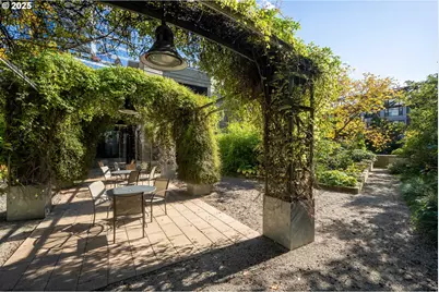 1030 NW 12th Ave #422, Portland, OR 97209 - Photo 34