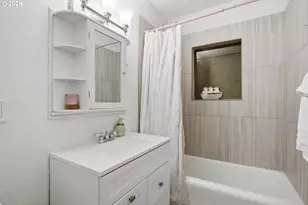 126 E 19th Ave, Eugene, OR 97401 - Photo 14