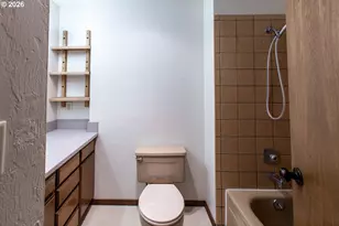 992 Sunset Dr, Springfield, OR 97477 - Photo 22