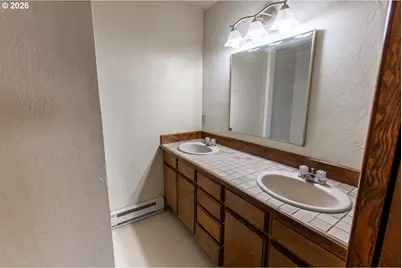 992 Sunset Dr, Springfield, OR 97477 - Photo 26