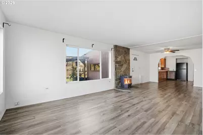 108 W 1st St, Canby, OR 97013 - Photo 4