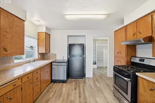 108 W 1st St, Canby, OR 97013 - Photo 8