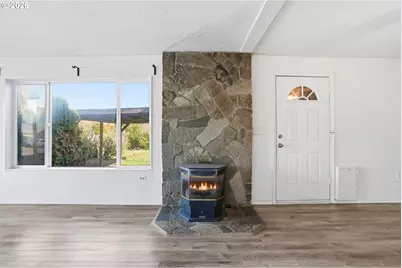 108 W 1st St, Canby, OR 97013 - Photo 6