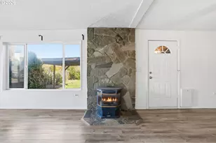 108 W 1st St, Canby, OR 97013 - Photo 6