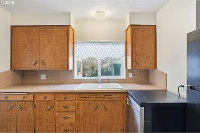 108 W 1st St, Canby, OR 97013 - Photo 10