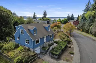 7 Klaskanine Ave, Astoria, OR 97103 - Photo 2